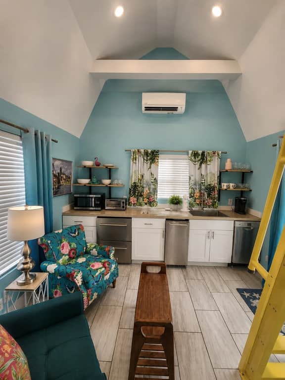 Blanche's Boudoir- A Little Sass, A Lot of Seaside - Image 4